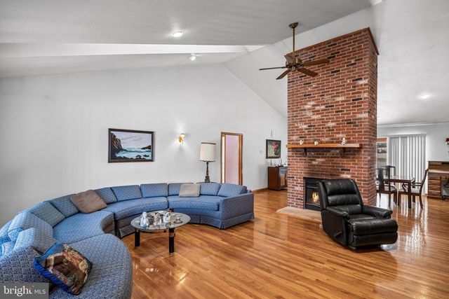 32 QUAIL DR, Beverly, NJ 08010