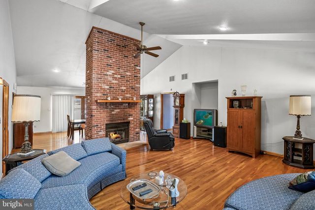 32 QUAIL DR, Beverly, NJ 08010