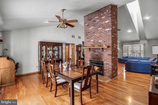 32 QUAIL DR, Beverly, NJ 08010