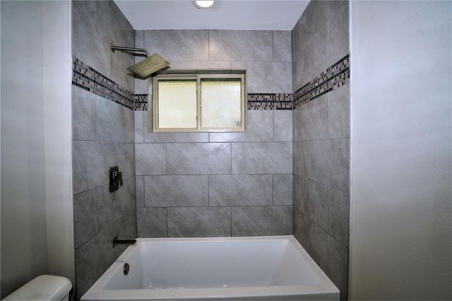 2435 Hillsboro Avenue, Dallas, TX 75228