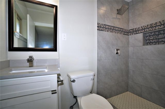2435 Hillsboro Avenue, Dallas, TX 75228