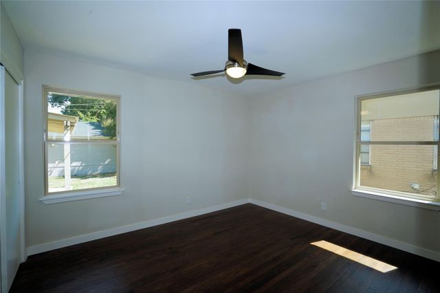 2435 Hillsboro Avenue, Dallas, TX 75228