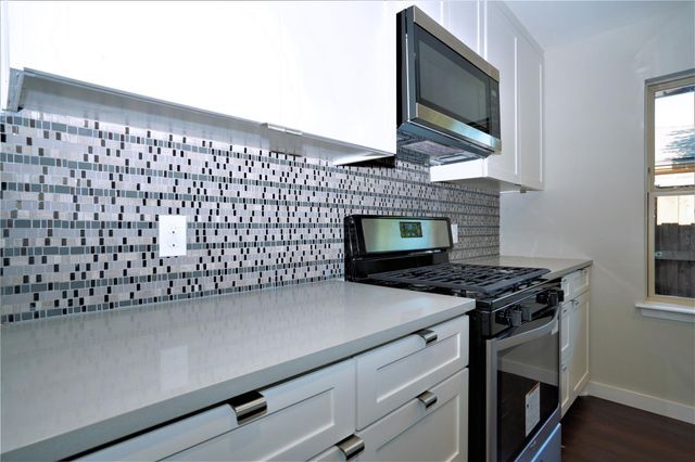 2435 Hillsboro Avenue, Dallas, TX 75228