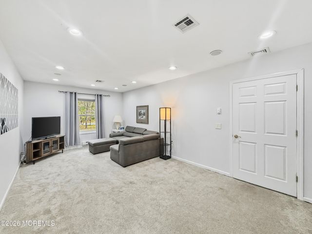 379 E Bird Village Road, Jackson, NJ 08527