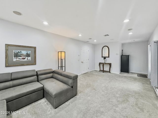 379 E Bird Village Road, Jackson, NJ 08527