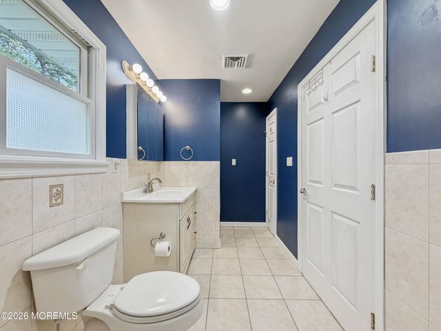379 E Bird Village Road, Jackson, NJ 08527