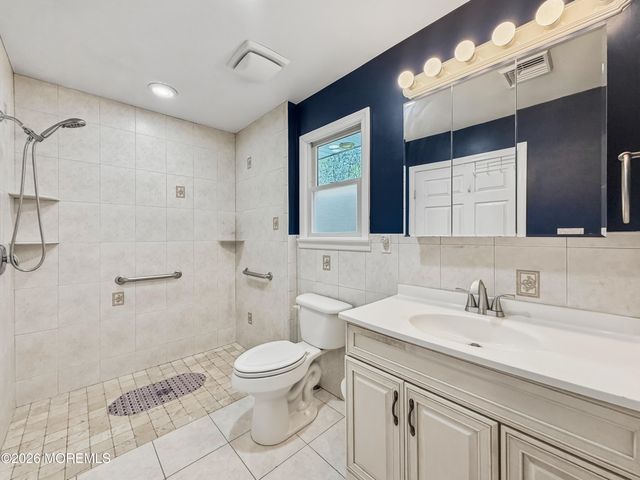 379 E Bird Village Road, Jackson, NJ 08527