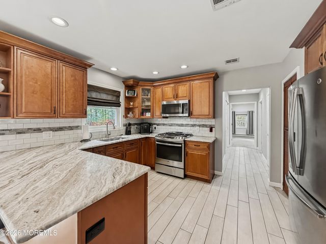 379 E Bird Village Road, Jackson, NJ 08527