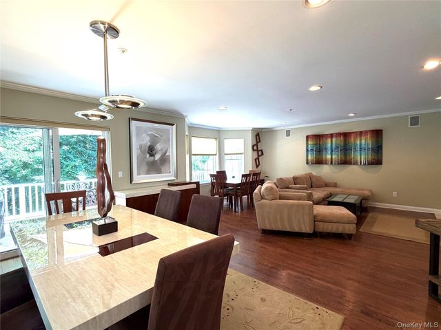 121 Winding Ridge Road, White Plains, NY 10603