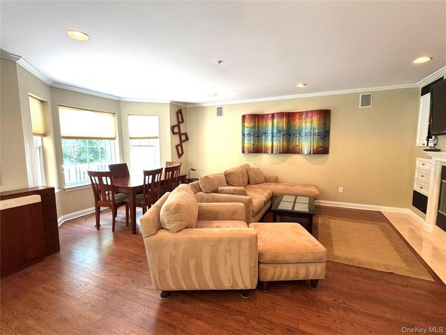 121 Winding Ridge Road, White Plains, NY 10603