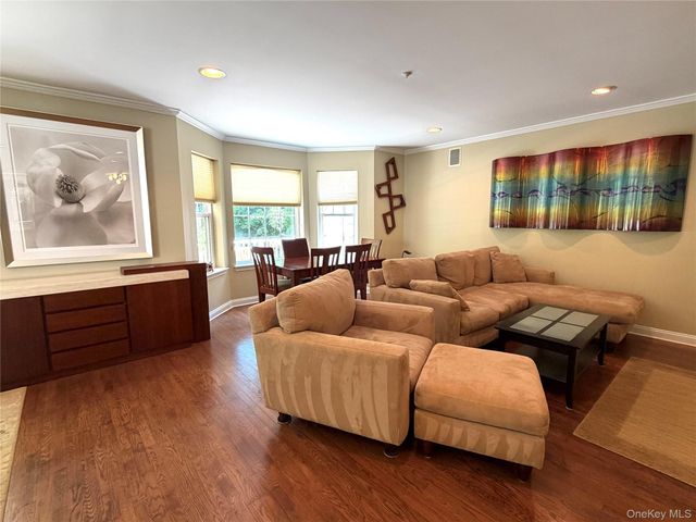121 Winding Ridge Road, White Plains, NY 10603