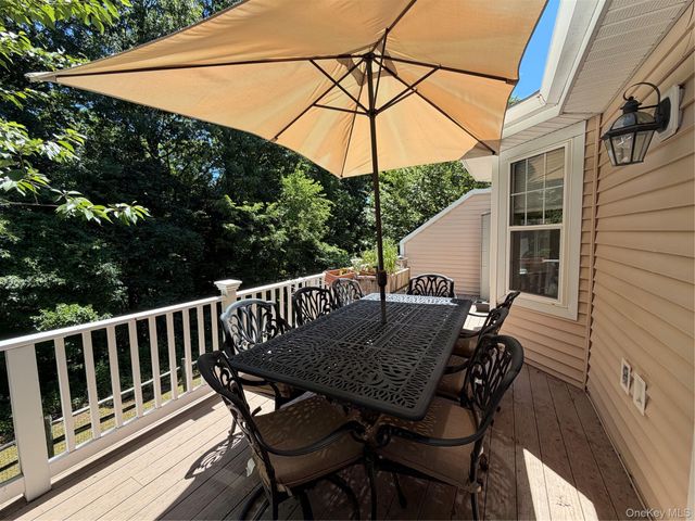 121 Winding Ridge Road, White Plains, NY 10603