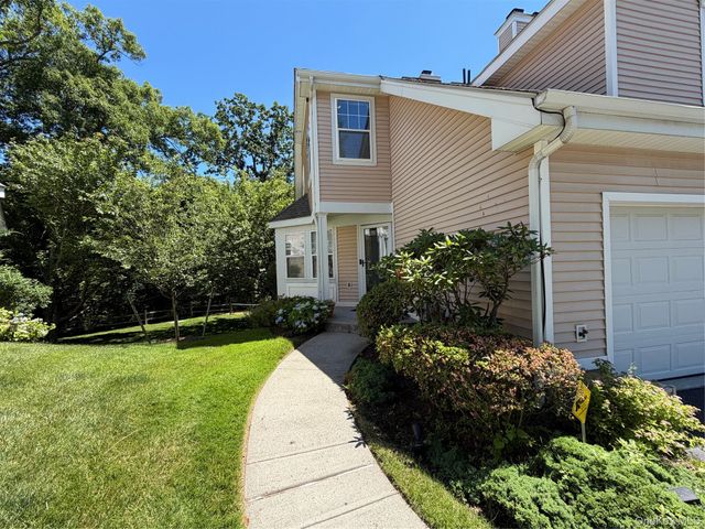 121 Winding Ridge Road, White Plains, NY 10603