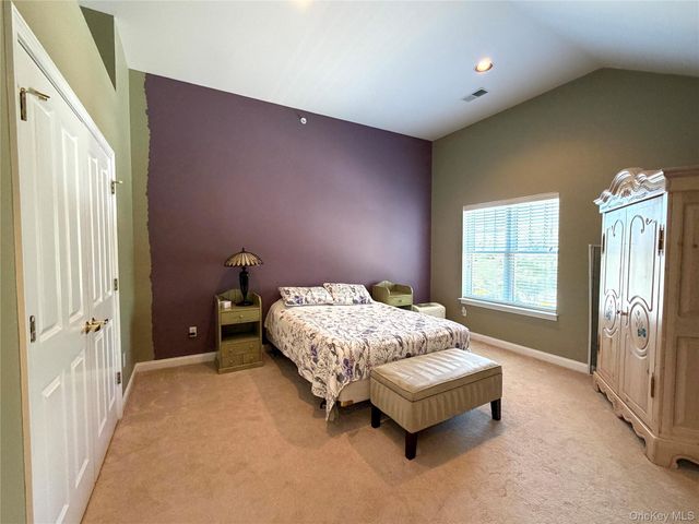 121 Winding Ridge Road, White Plains, NY 10603