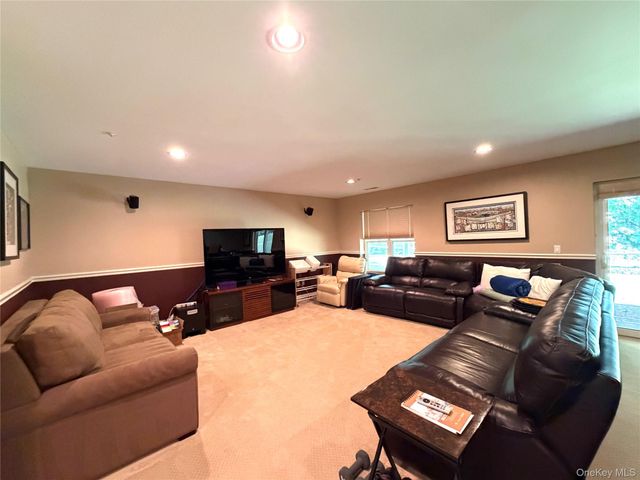 121 Winding Ridge Road, White Plains, NY 10603