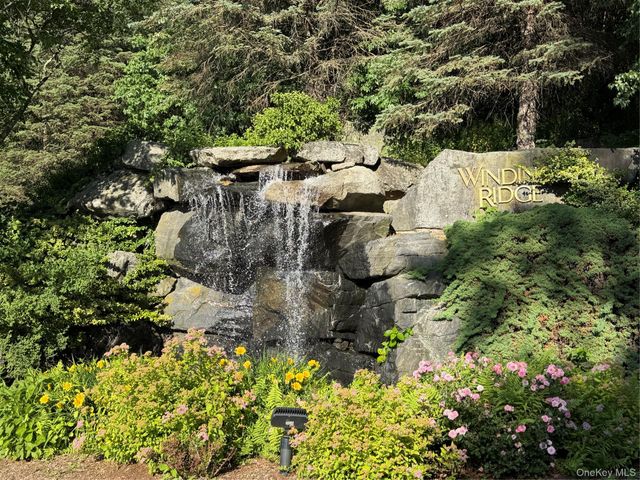 121 Winding Ridge Road, White Plains, NY 10603