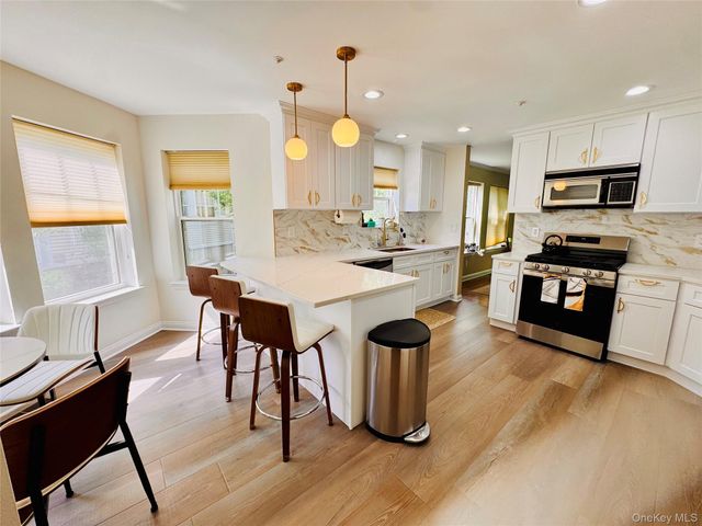 121 Winding Ridge Road, White Plains, NY 10603
