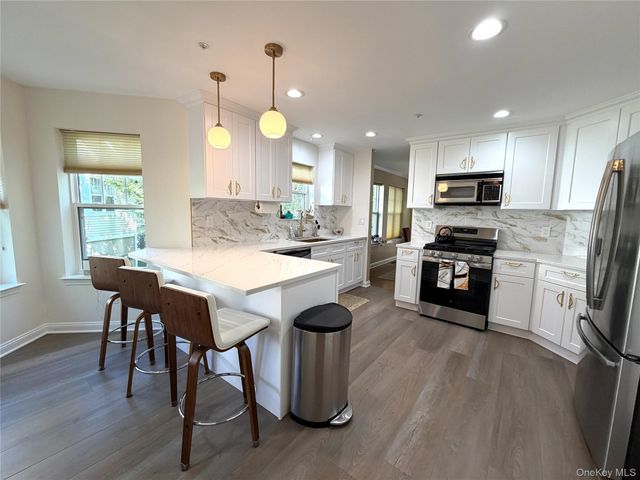 121 Winding Ridge Road, White Plains, NY 10603