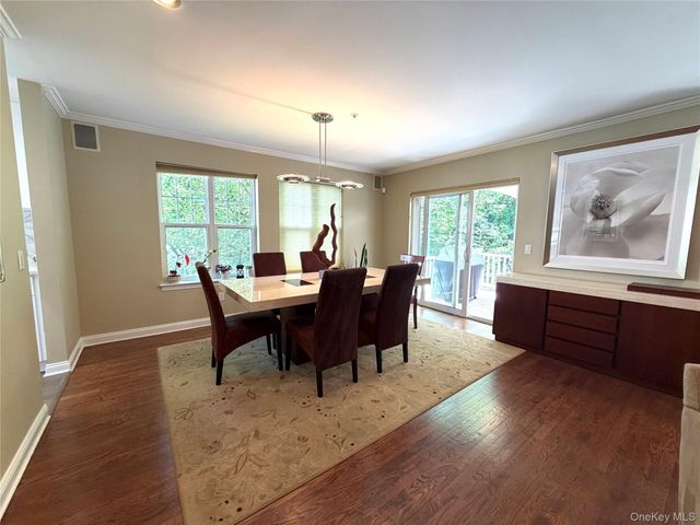 121 Winding Ridge Road, White Plains, NY 10603