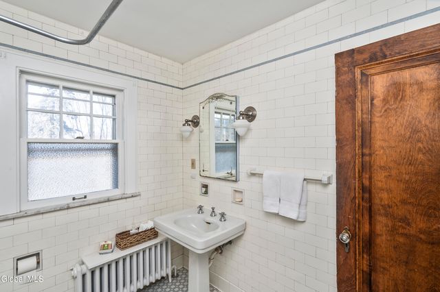 815 Wright Avenue, Schenectady, NY 12309