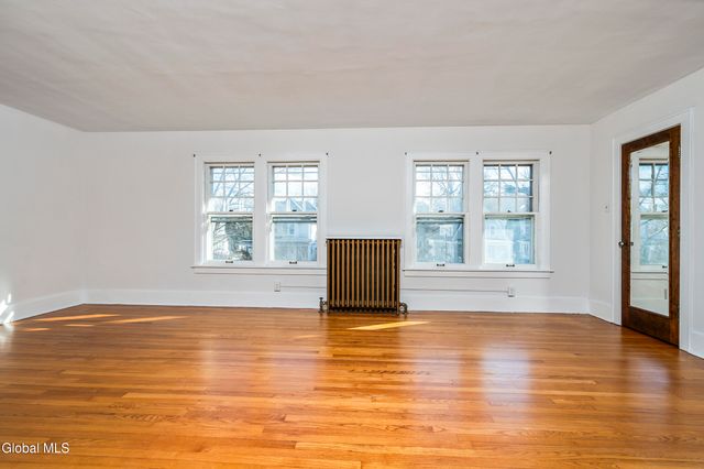 815 Wright Avenue, Schenectady, NY 12309