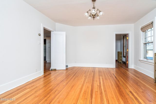 815 Wright Avenue, Schenectady, NY 12309