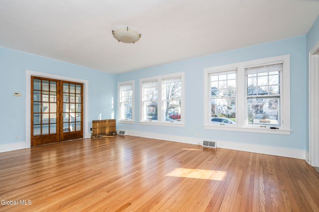 815 Wright Avenue, Schenectady, NY 12309