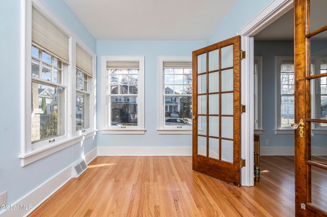 815 Wright Avenue, Schenectady, NY 12309