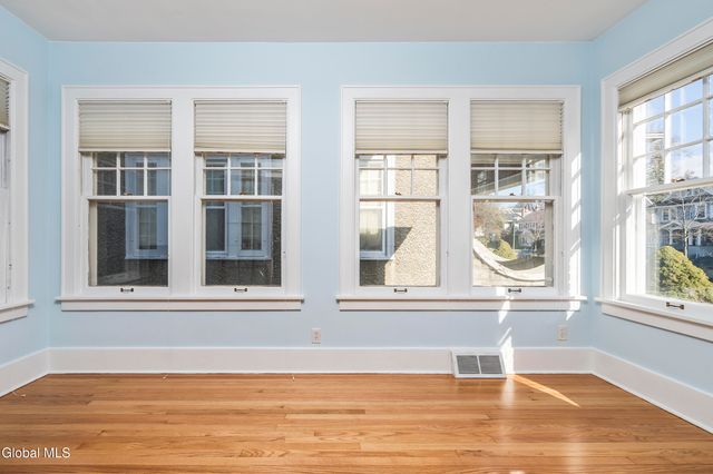 815 Wright Avenue, Schenectady, NY 12309