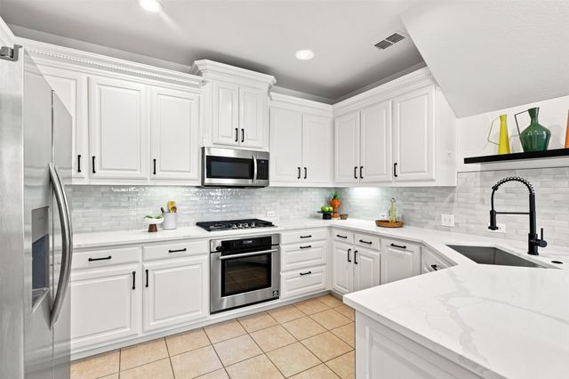 1324 Cog Hill Drive, Fort Worth, TX 76120