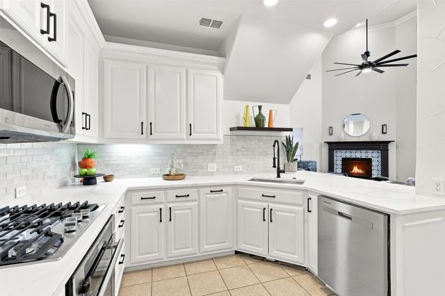 1324 Cog Hill Drive, Fort Worth, TX 76120