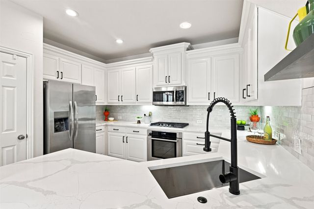 1324 Cog Hill Drive, Fort Worth, TX 76120