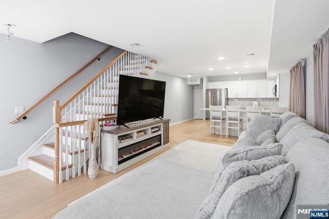 49 N 5th Street, Newark, NJ 07107