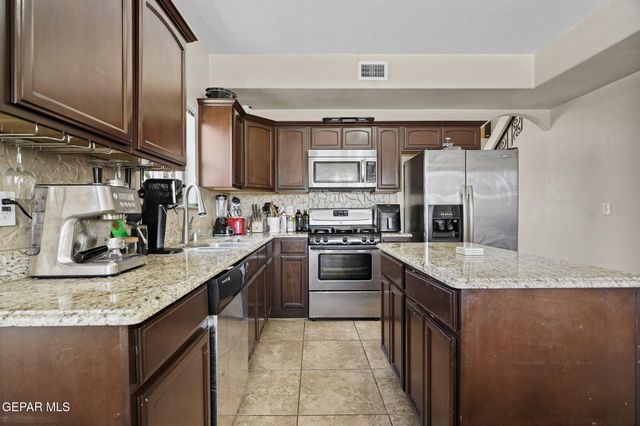 3152 RUSTIC HIDDEN Drive, El Paso, TX 79938