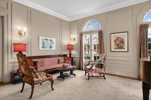 2400 Pillsbury Avenue S, Minneapolis, MN 55404