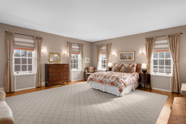 2400 Pillsbury Avenue S, Minneapolis, MN 55404