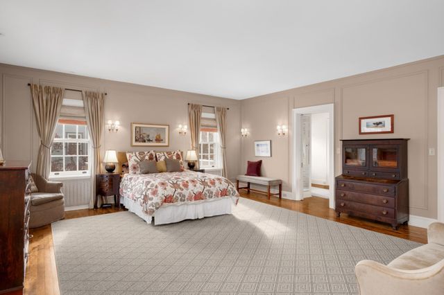 2400 Pillsbury Avenue S, Minneapolis, MN 55404