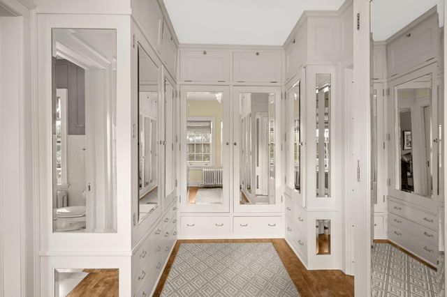 2400 Pillsbury Avenue S, Minneapolis, MN 55404