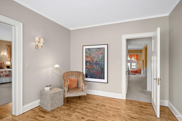 2400 Pillsbury Avenue S, Minneapolis, MN 55404