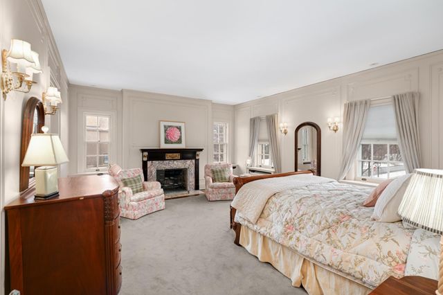 2400 Pillsbury Avenue S, Minneapolis, MN 55404