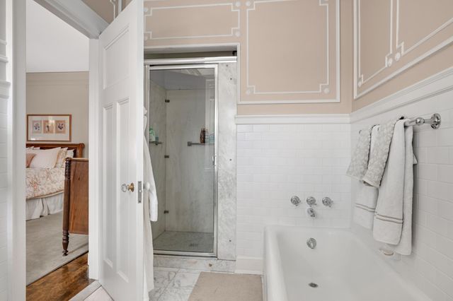 2400 Pillsbury Avenue S, Minneapolis, MN 55404