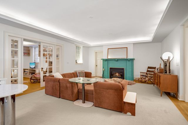 2400 Pillsbury Avenue S, Minneapolis, MN 55404