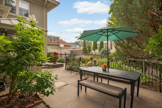 2400 Pillsbury Avenue S, Minneapolis, MN 55404