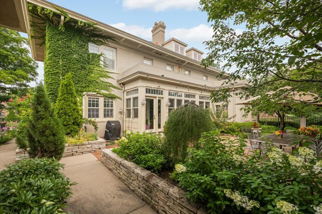 2400 Pillsbury Avenue S, Minneapolis, MN 55404