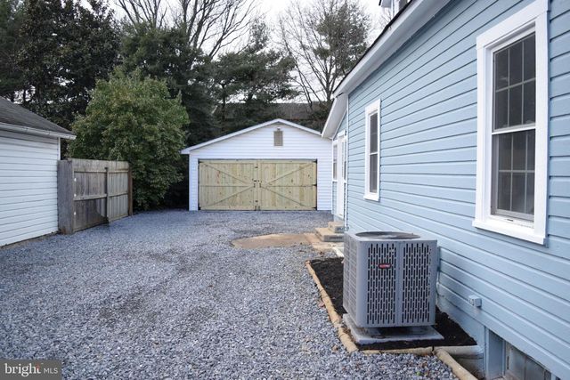 27 JACKSON AVE, Winchester, VA 22601