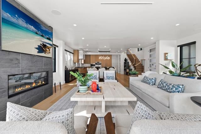 119 41St Street, Newport Beach, CA 92663