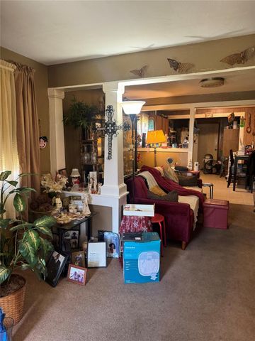 113 Lake Road, La Marque, TX 77568
