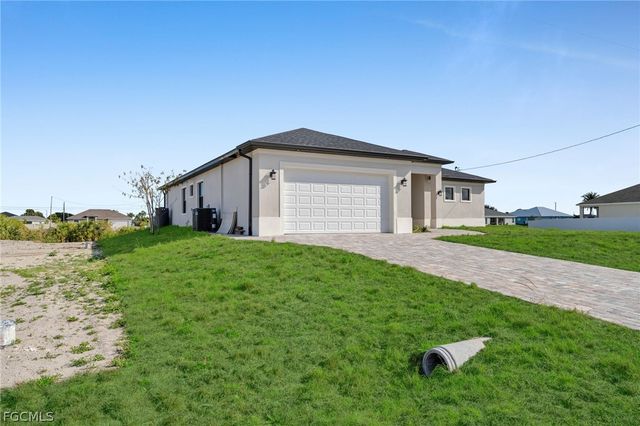 411 NE 25th ST, Cape Coral, FL 33909