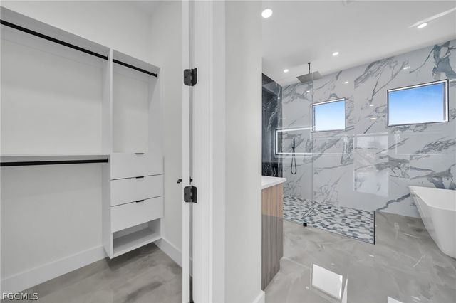 411 NE 25th ST, Cape Coral, FL 33909