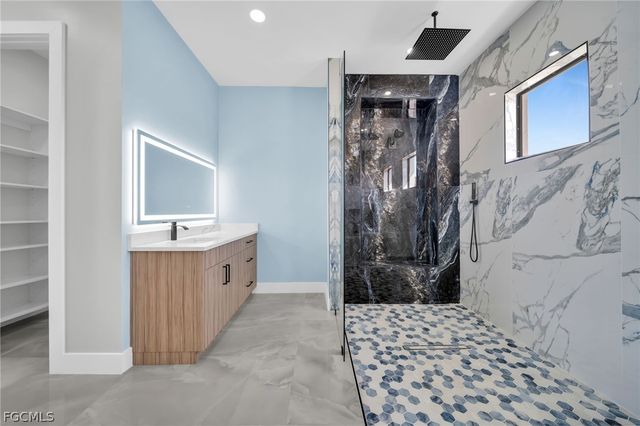 411 NE 25th ST, Cape Coral, FL 33909